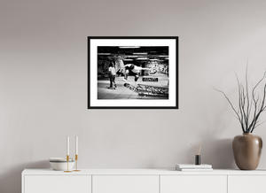 60 x 45 cm, Tirage photo Fine Art + Cadre + Passe-Partout Skate Londres